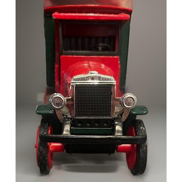 VTG 1993 Coca-Cola Santa Claus Die Cast Metal Bank Old Christmas Truck Red -Nice - Picture 7 of 10